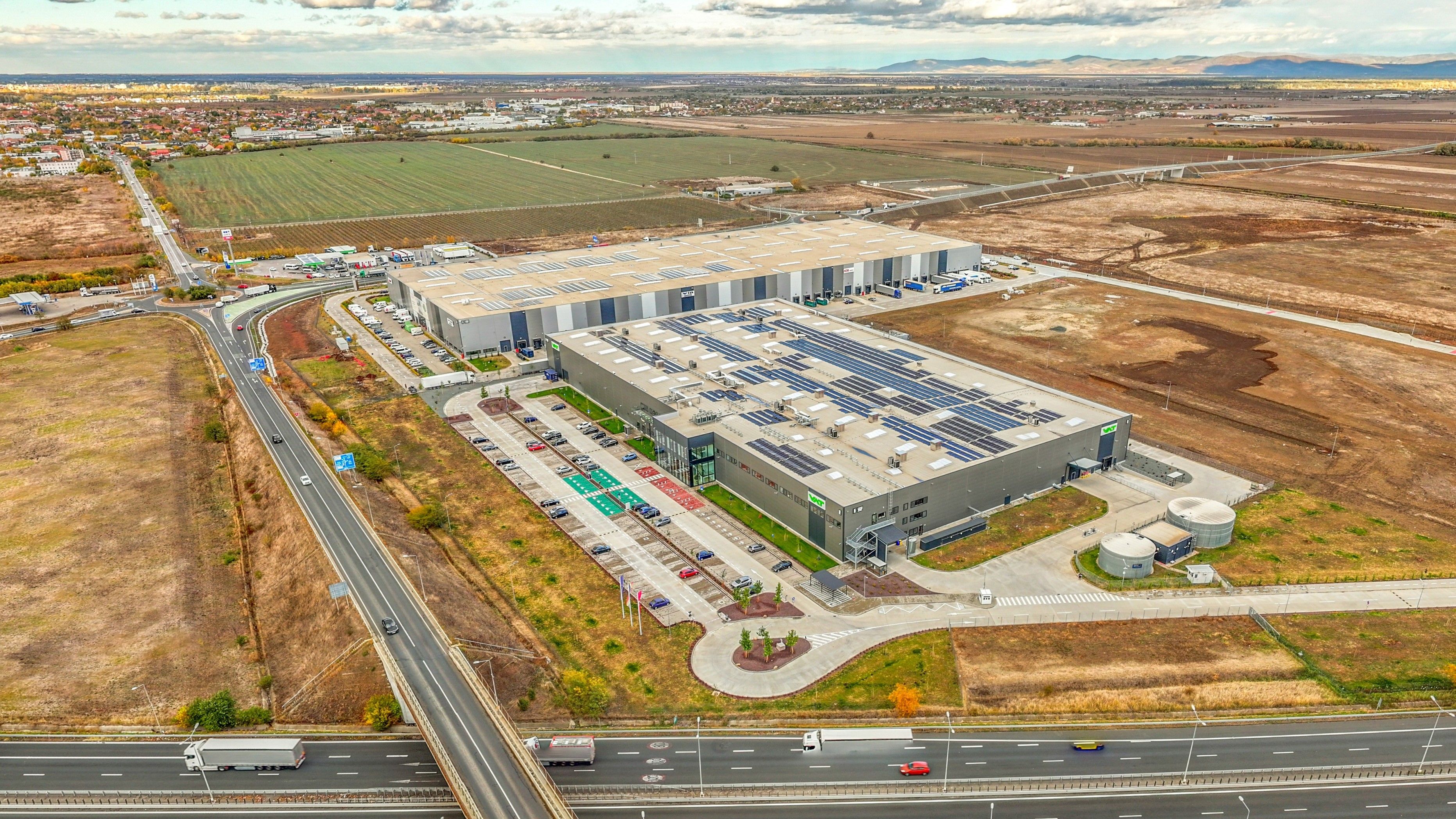 VAT crește miza pe România: își extinde fabrica din Arad și dezvoltă producția locală de valve pentru industriile de înaltă tehnologie