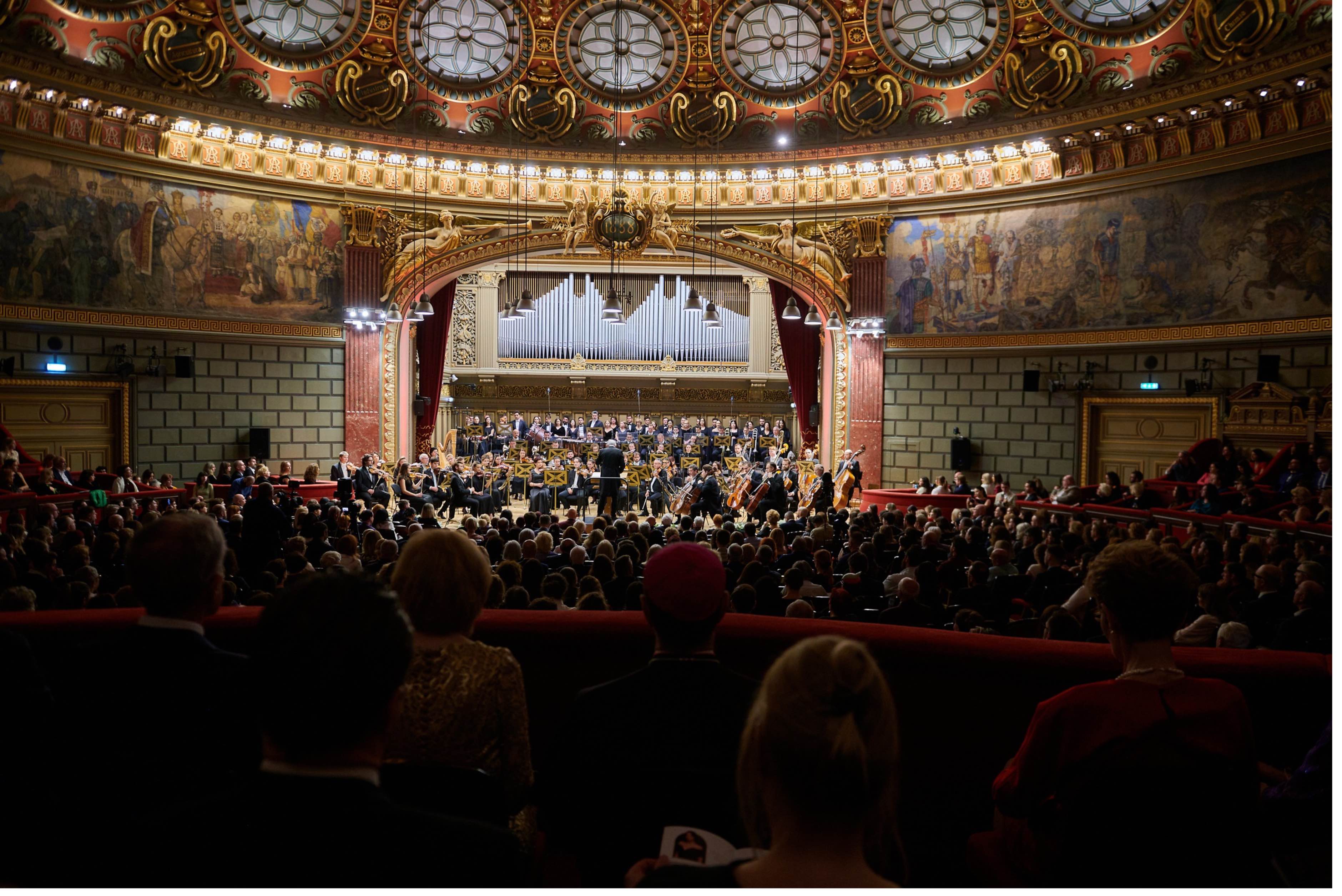 Concertul Regal Caritabil, un spectacol magistral pentru susținerea tinerilor artiști la început de drum